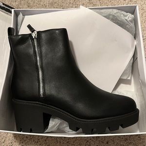 DV Dolce Vita Nicola Booties